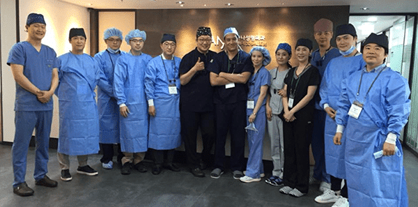 Equipe internacionalmente reconhecida após realizar cirurgia na Coreia